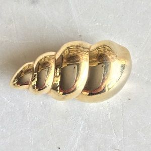 Sarah Coventry Conch Shell pin